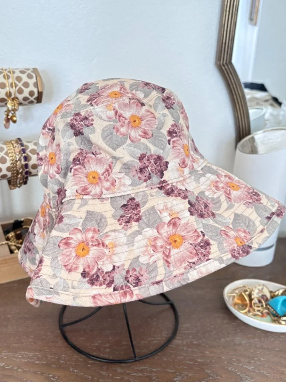 Aritzia Wilfred Memory Floral Twill Bucket Hat